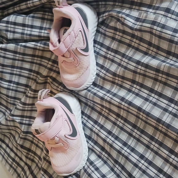 Nike toddler size 3 sneakers - Picture 4 of 4